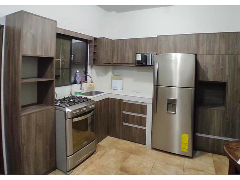 Mueble de cocina funcional Ecuador