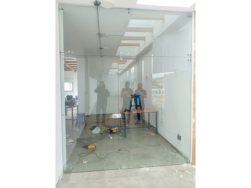 Instalación vidrios templados Pichincha
