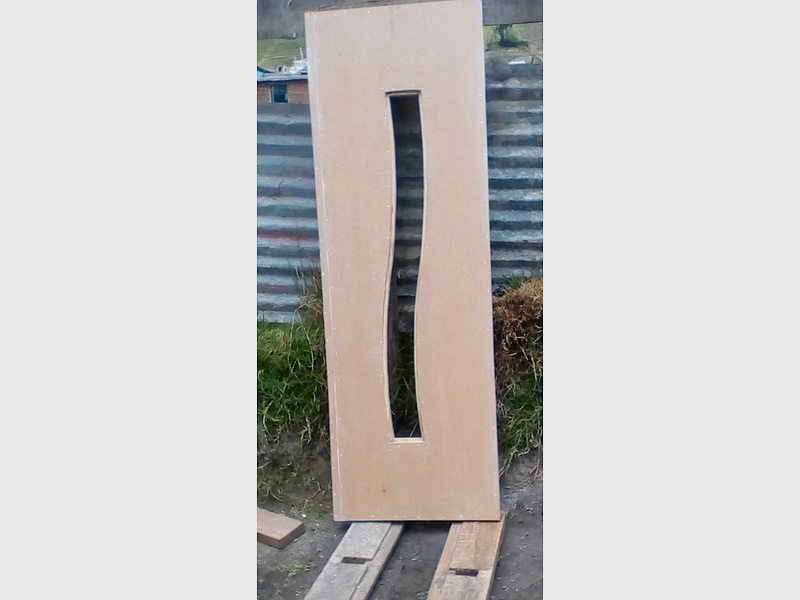 puerta beish figura mitad ecuador