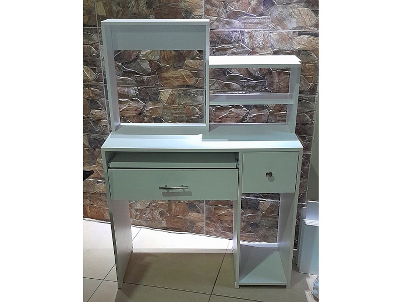 Escritorio espacio amplio Ecuador