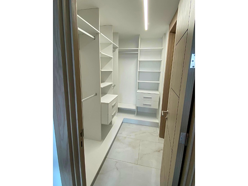 Clóset práctico y elegante - Guayaquil