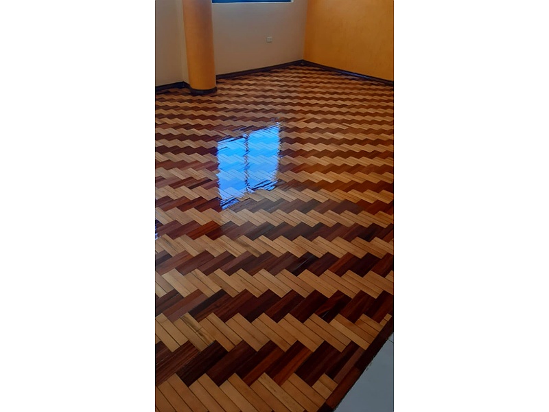 Instalación de parquet Ecuador