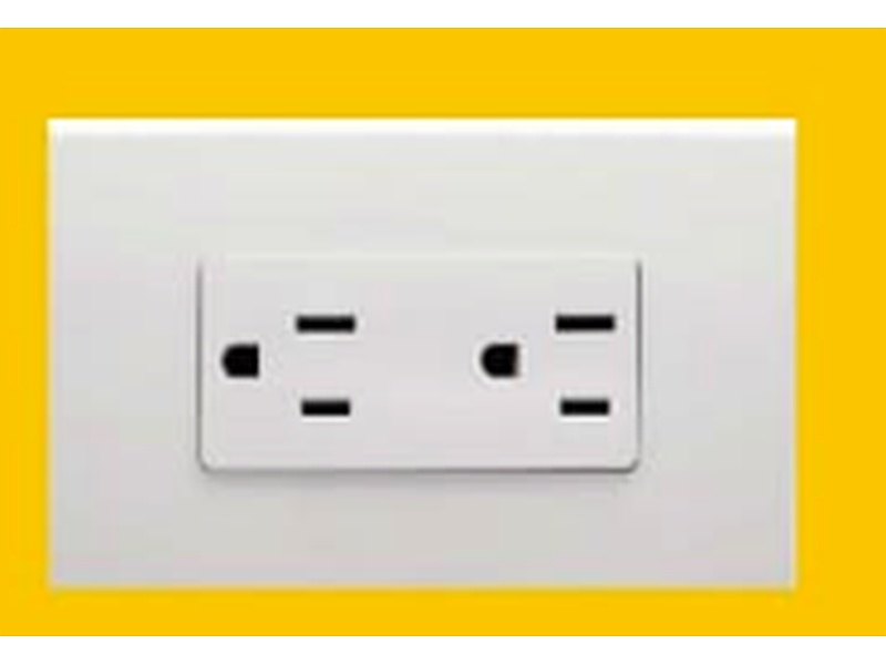 Toma Corriente Doble Ecuador