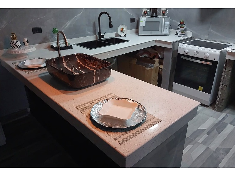 Mesones porcelanato Deluxe Ecuador