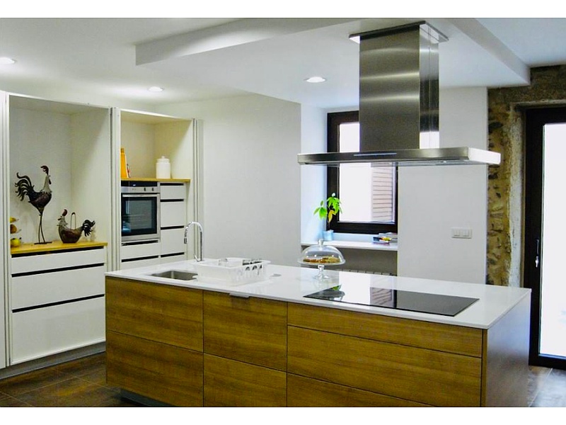 Mesones porcelanato Breccia Ecuador