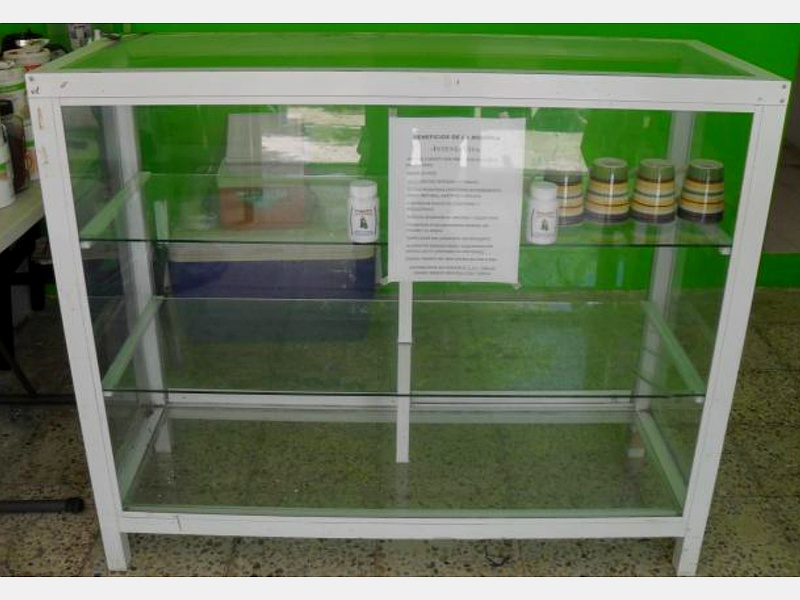 exhibidor vidrio 2 niveles ecuador