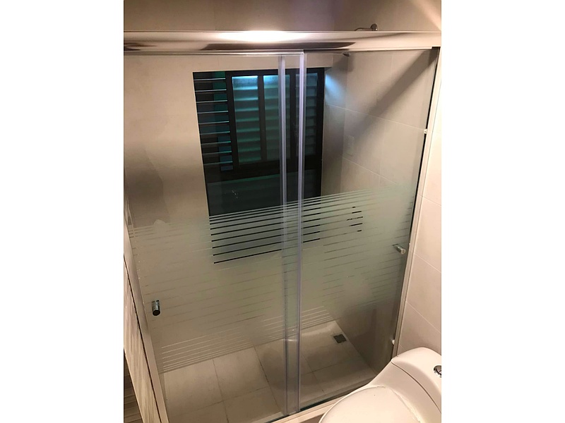 Divisor Baño - Ducha Vidrio Ambato