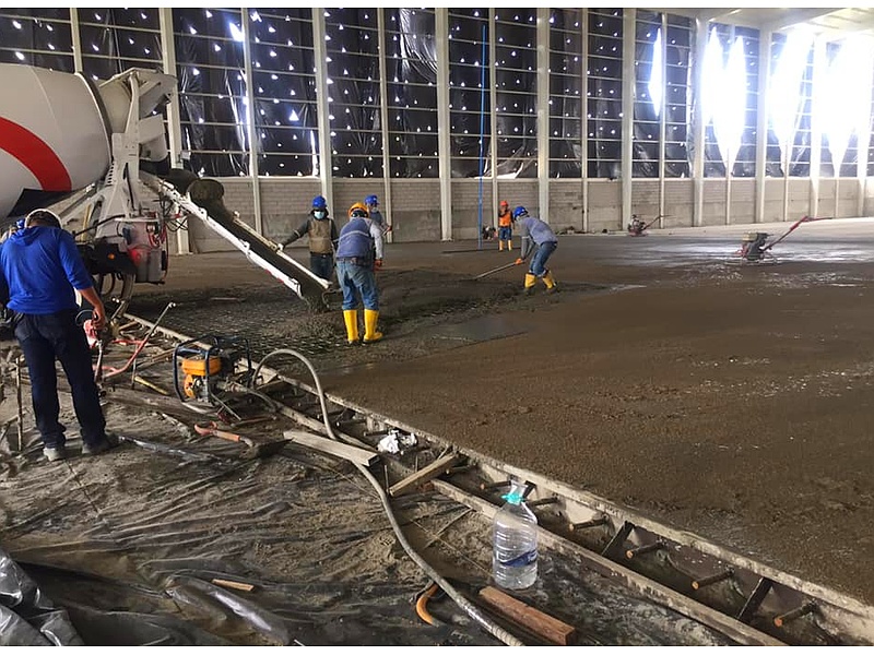 Construcción pisos trafico pesado Quito