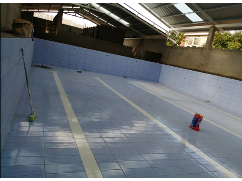 Instalación cerámica piscinas Ecuador