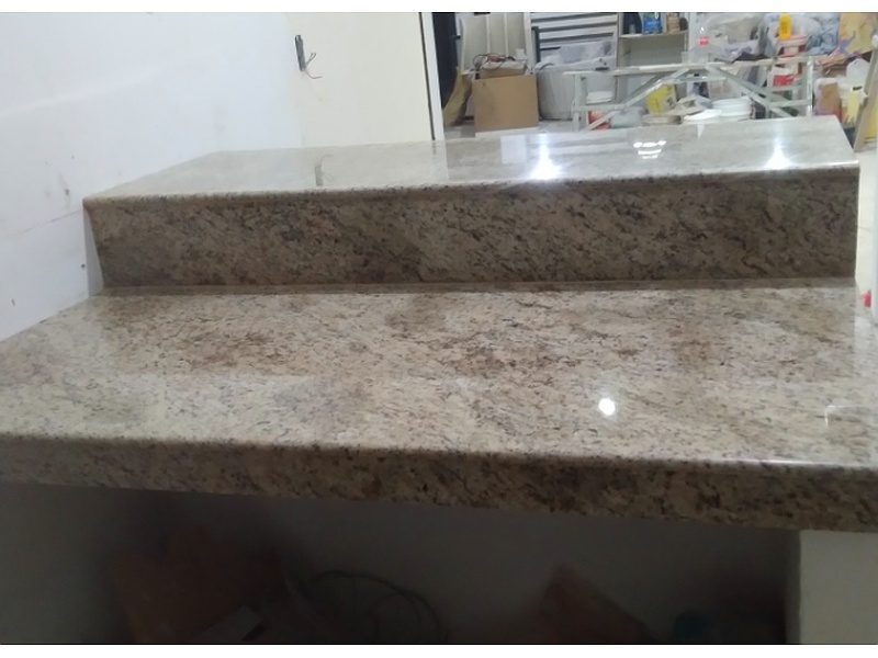 Mesones porcelanato Sutil Ecuador