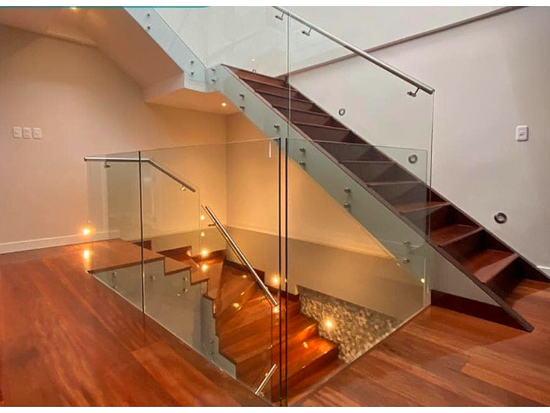 Vidrio Protección Escalones Pichincha