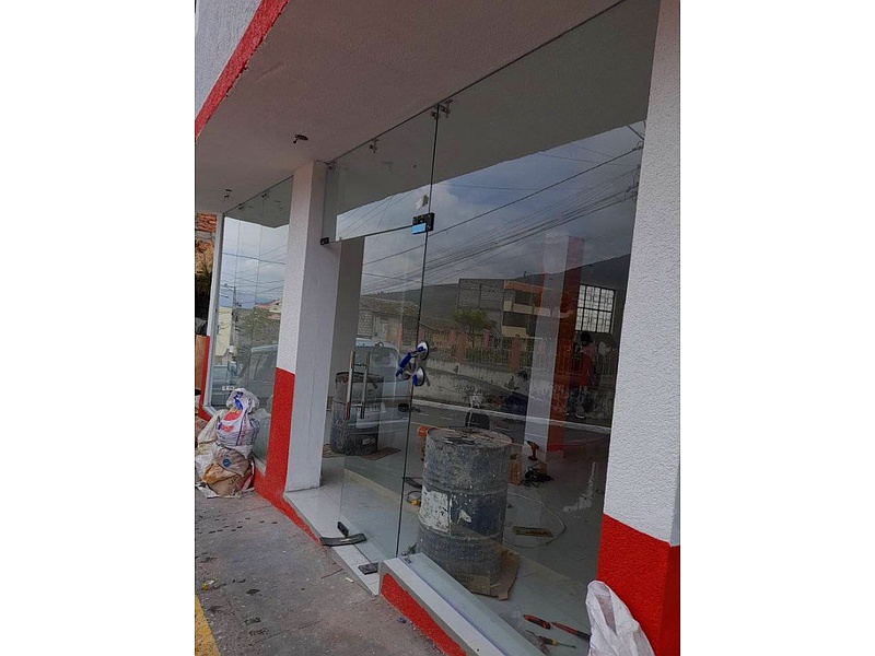 Puertas Vidrio Modernas Local Ambato