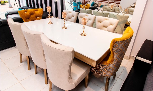 Comedor de 8 sillas en color blanco Ecuador Mueblería D' Arte La Quadra