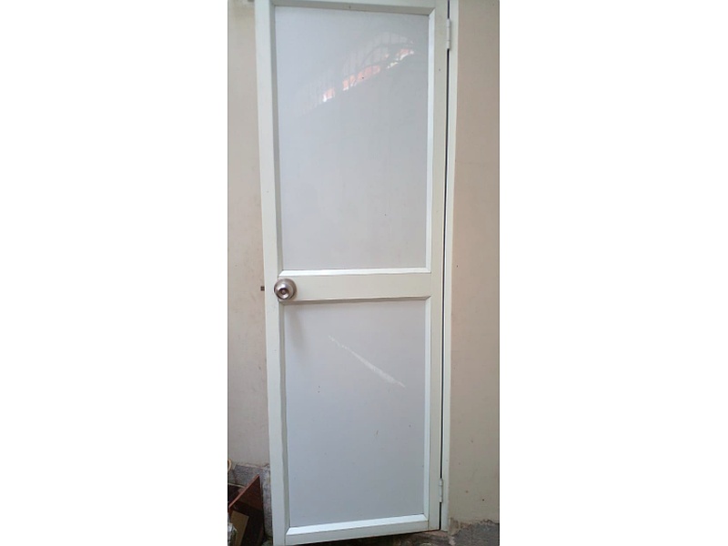 Puerta tipo Push de Aluminio - Ecuador