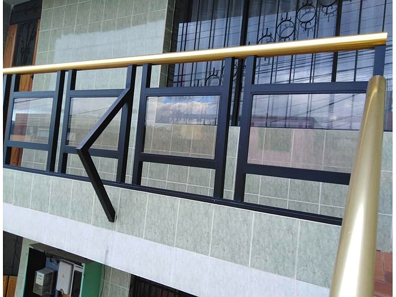Barandal Balcon Negro Pichincha
