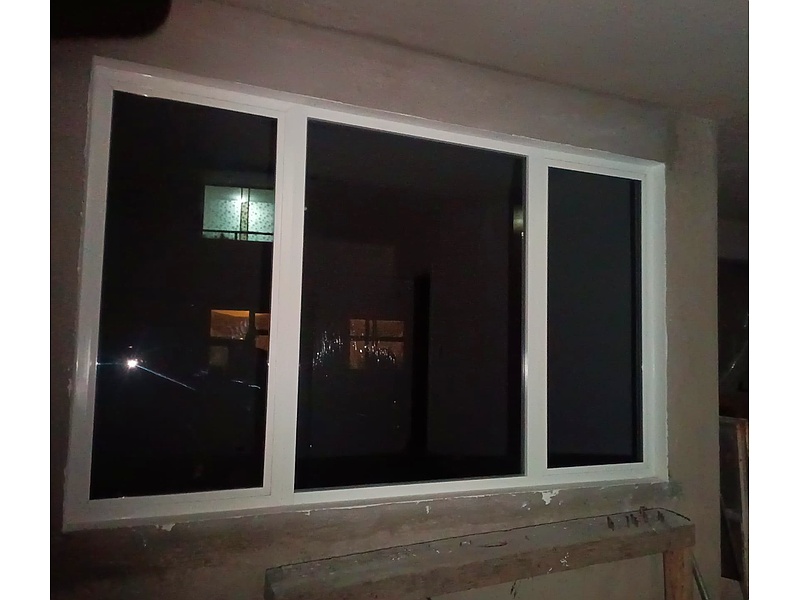Ventanas Reflectivas Negra Ecuador