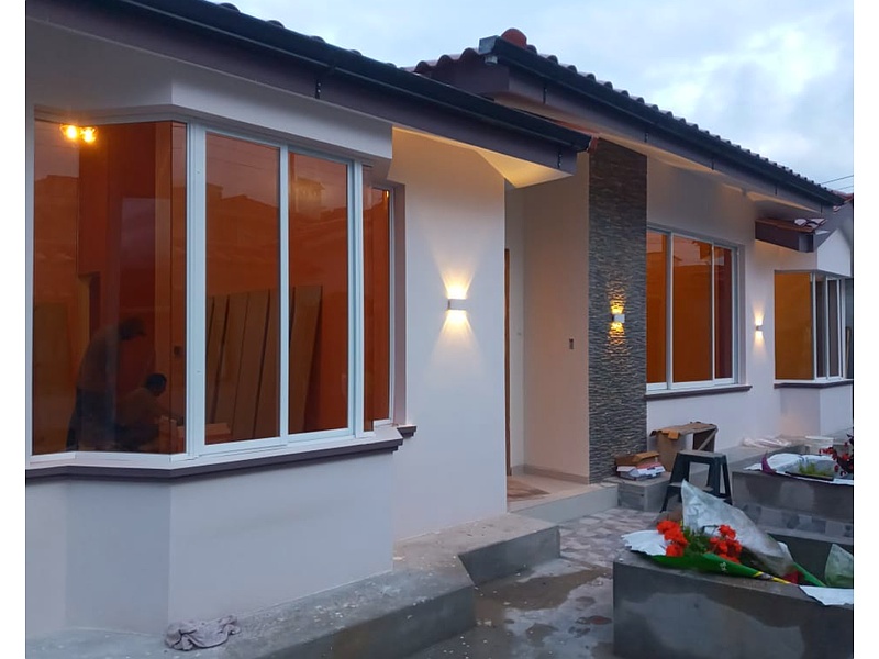 Ventana Blanca Aluminio Ecuador