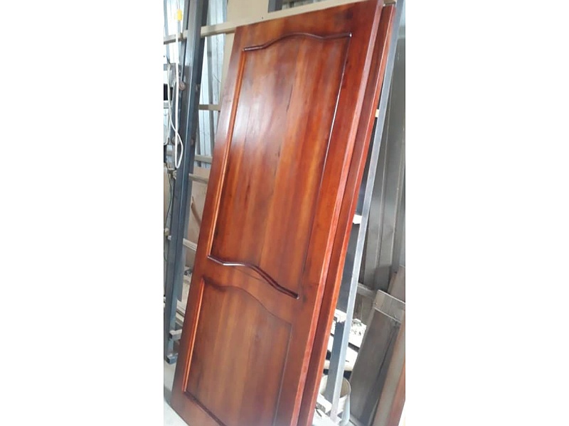Puerta Lacada de Madera Ecuador