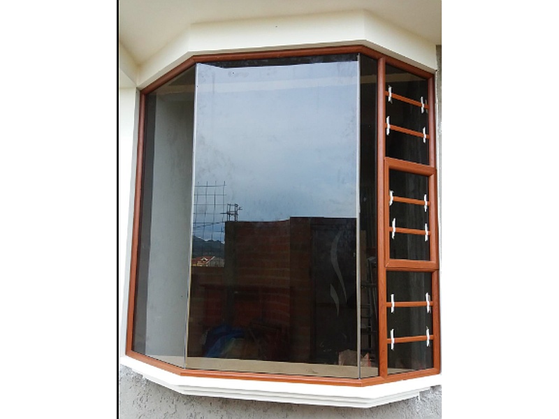 Ventanas en Aluminio color Madera Ecuador