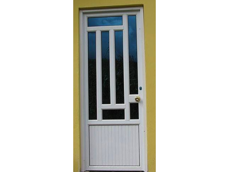 Puerta de Aluminio Blanco Ecuador