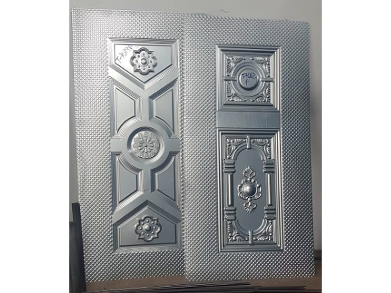 Puerta de Aluminio Diseño Moderno Ecuador