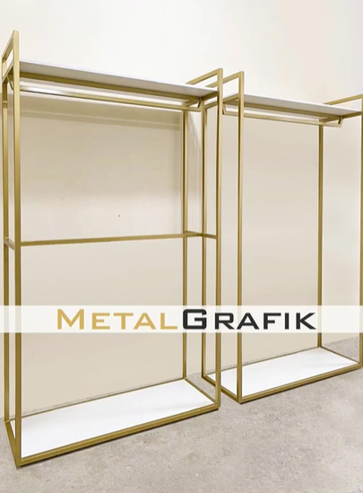 Estante de metal dorado para ropa Ecuador