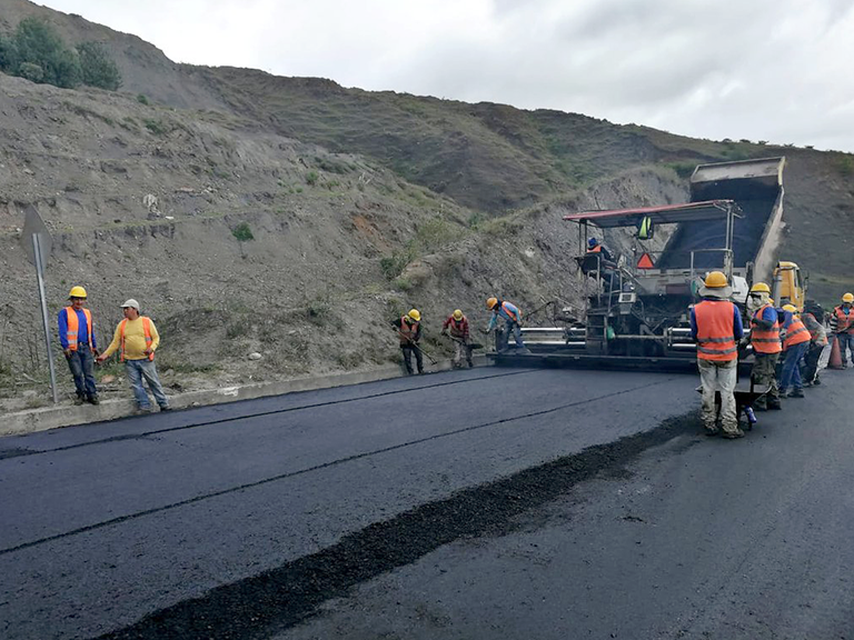 Constructora de vías ORMCONSTRUC S.A. Ecuador