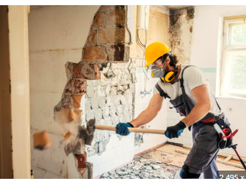 Demolicion de muros Ecuador VICMACONSTRUCTORA S.A.	